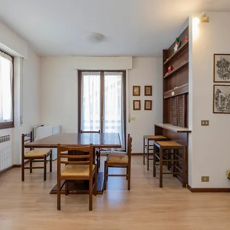 Incantevole In Centro - Des Alpes דירה אפריקה
